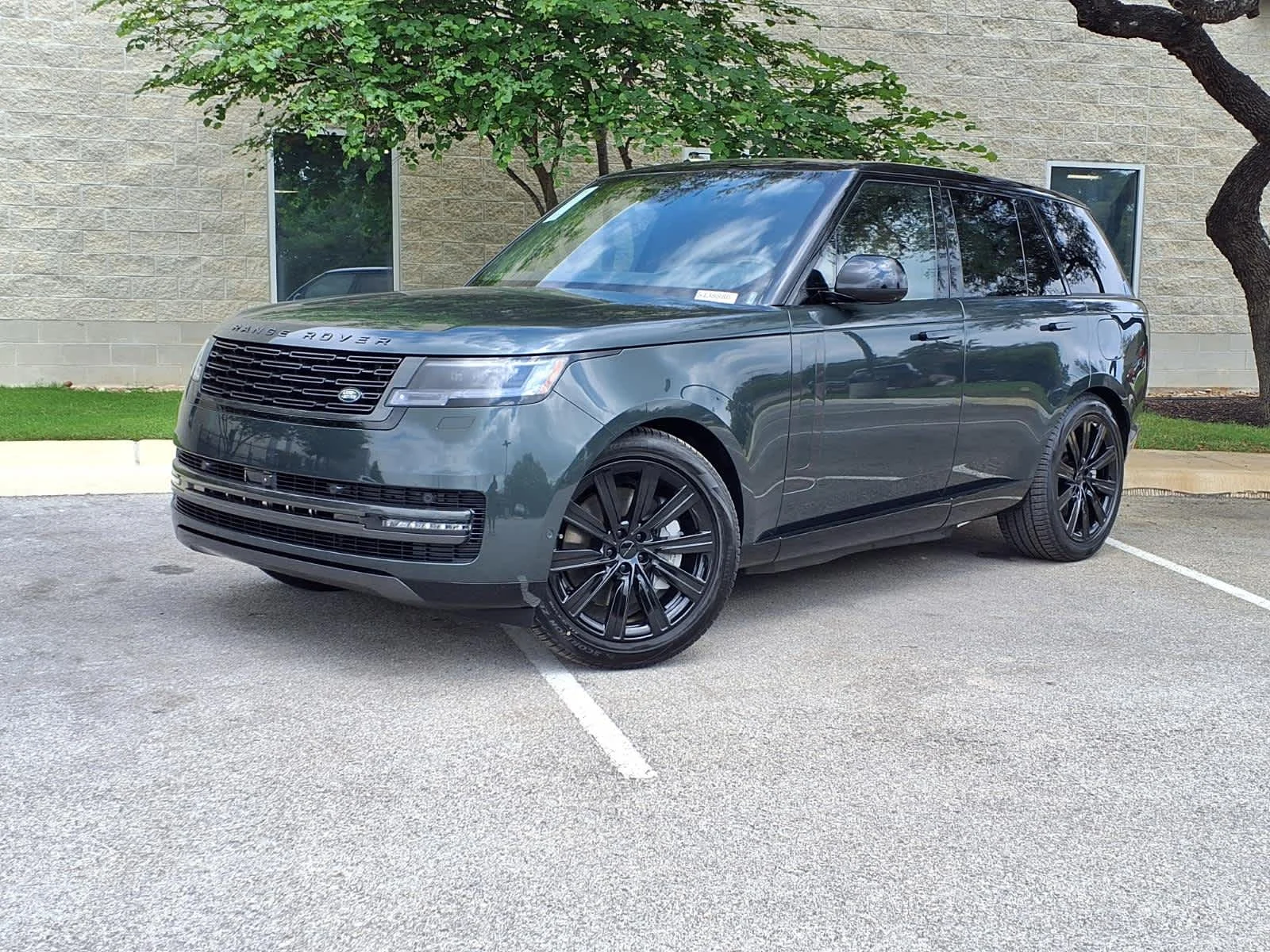 2026 Land Rover Range Rover 3.0 PHEV SE SWB's photo