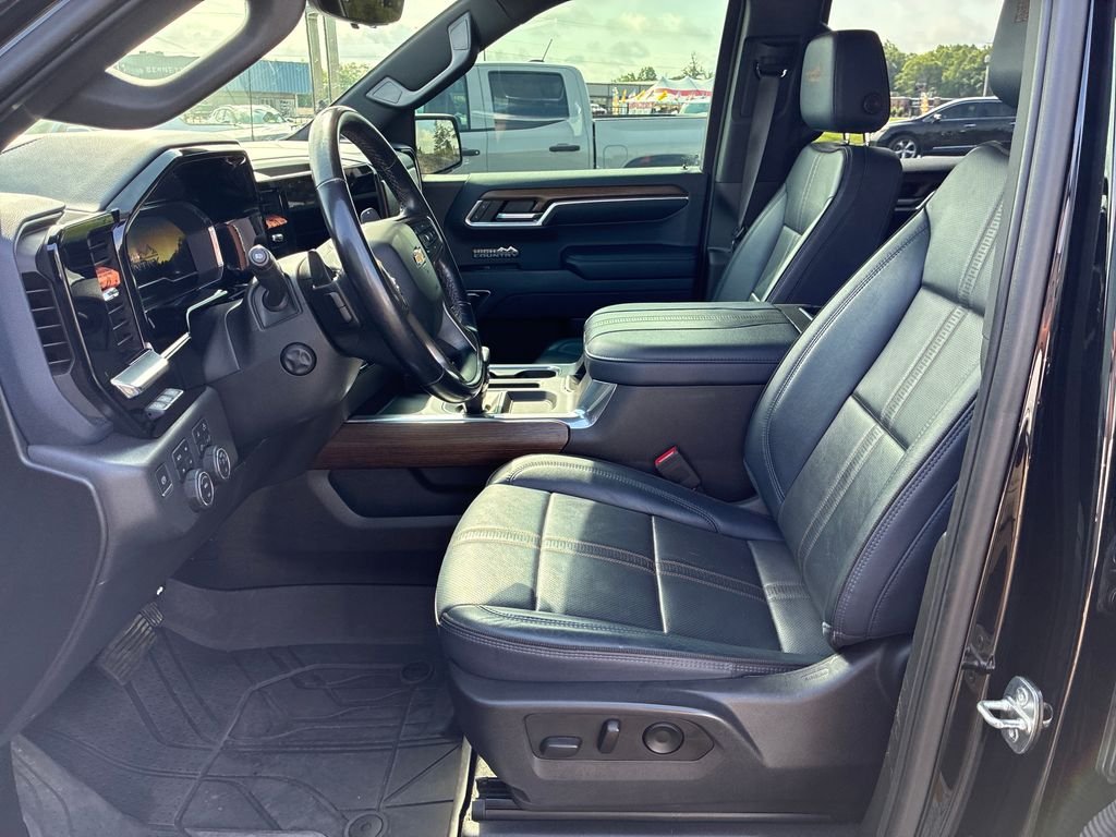Used 2023 Black Chevrolet High Country image 10
