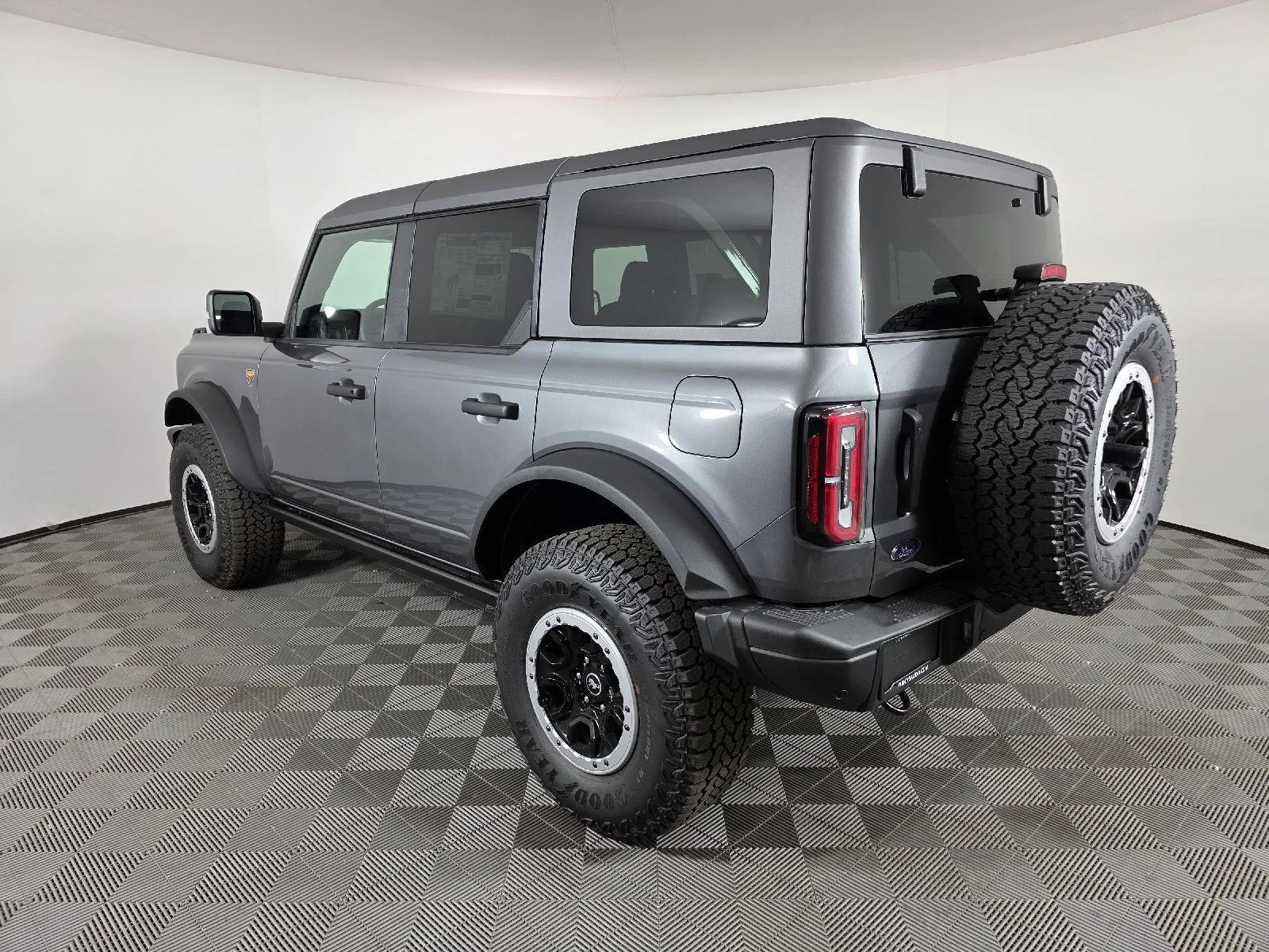 Used 2025 Carbonized Gray Metallic Ford Badlands image 3