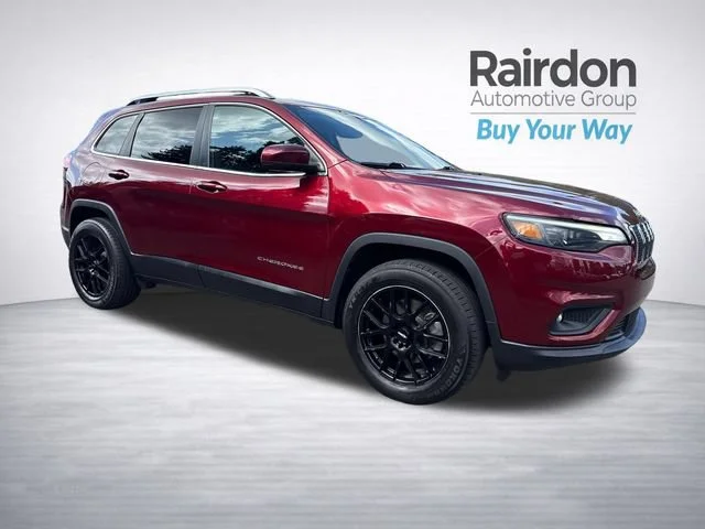 Used 2019 Velvet Red Pearlcoat Jeep Latitude Plus image 1