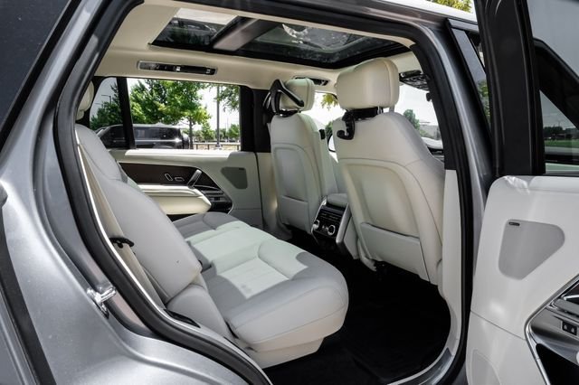 New 2026  Land Rover SE image 46