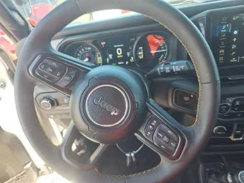 Used 2024 Silver Zynith Clearcoat Jeep Sport S image 13