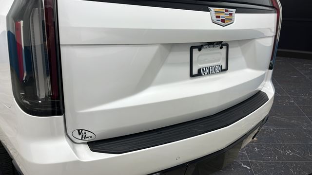 Used 2021 Crystal White Tricoat Cadillac Sport Platinum image 43