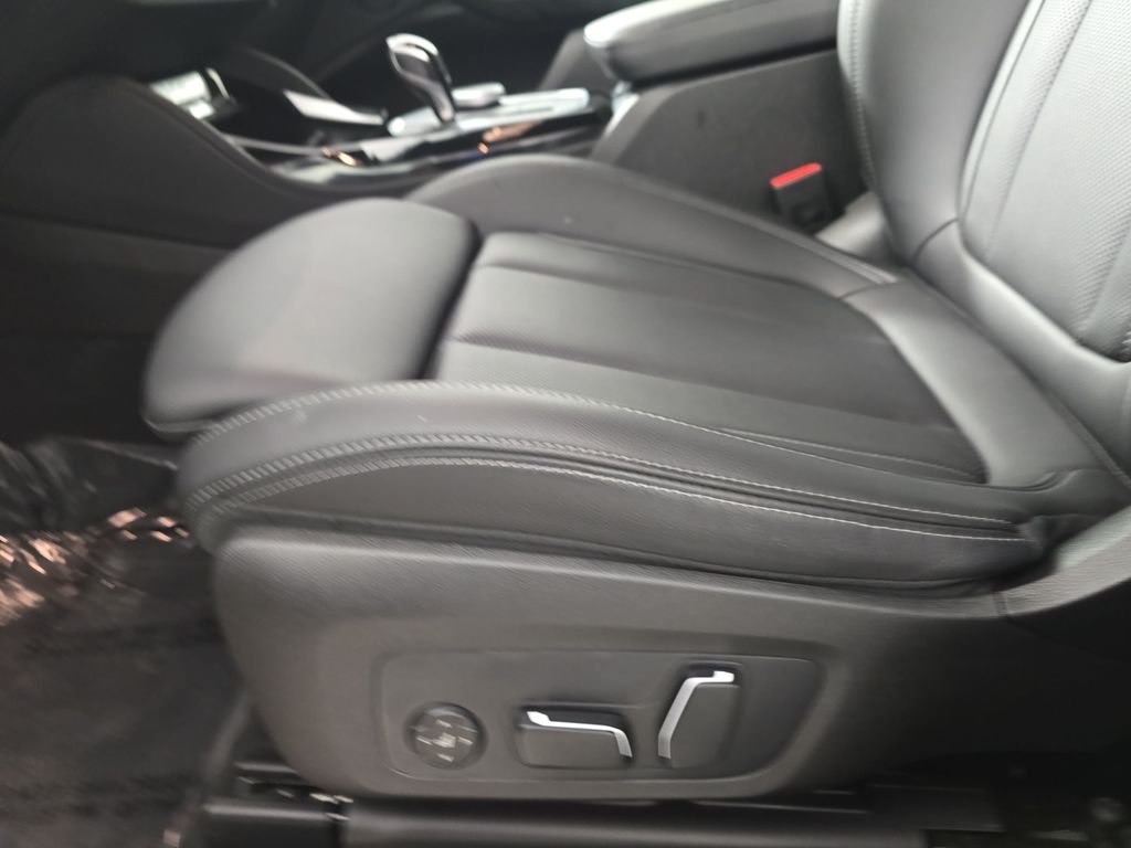 Certified Used 2025 Mineral White Metallic BMW xDrive30i image 29
