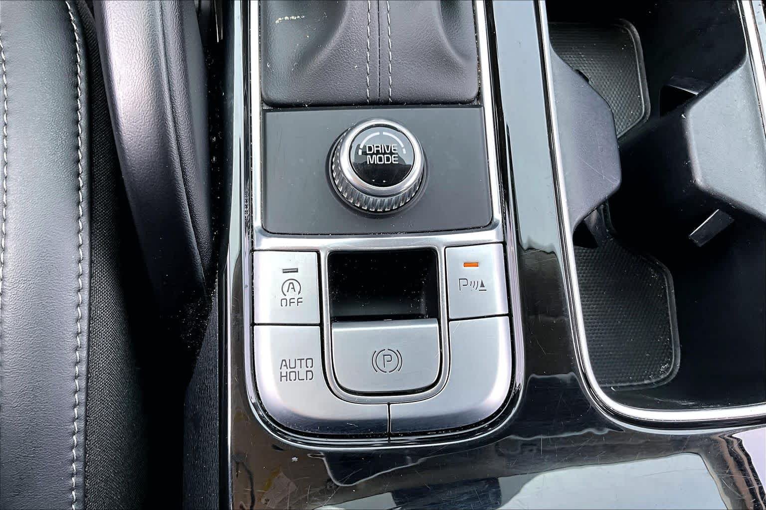 Used 2025 Glacial White Pearl Kia S image 33