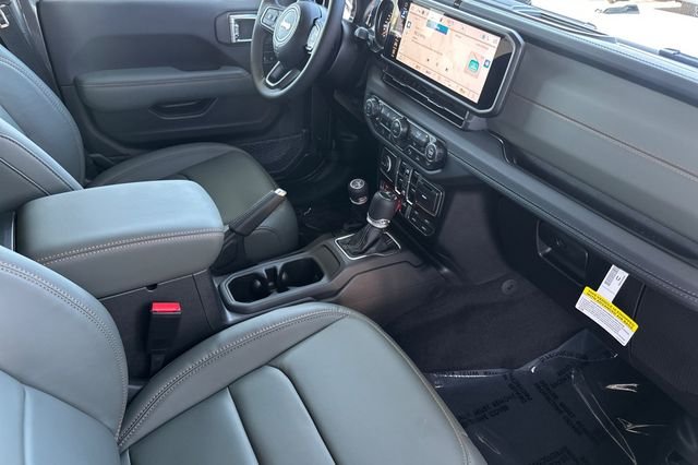 New 2026 Granite Crystal Metallic Clearcoat Jeep Mojave X image 14