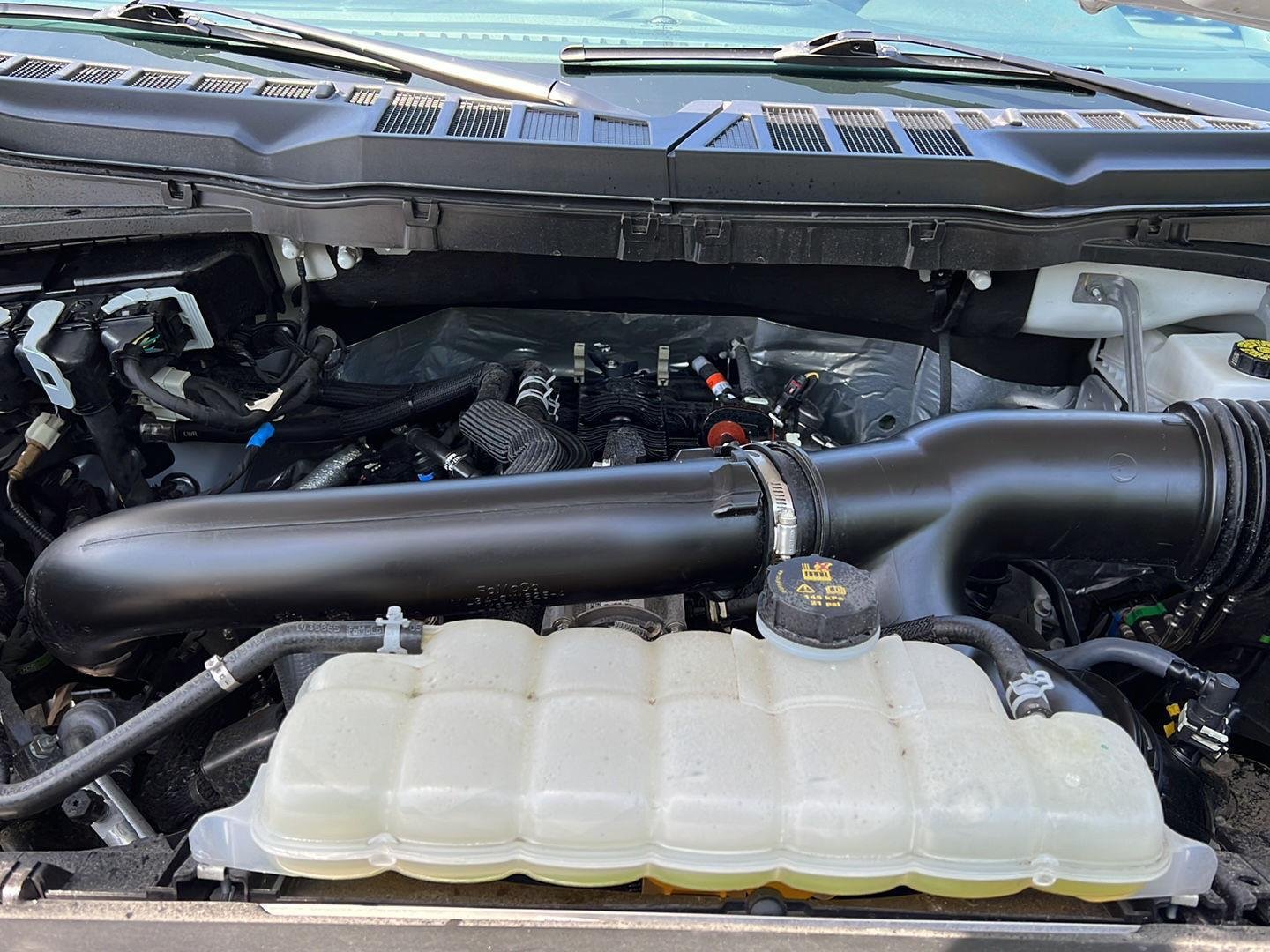Used 2025 Oxford White Ford XLT image 19