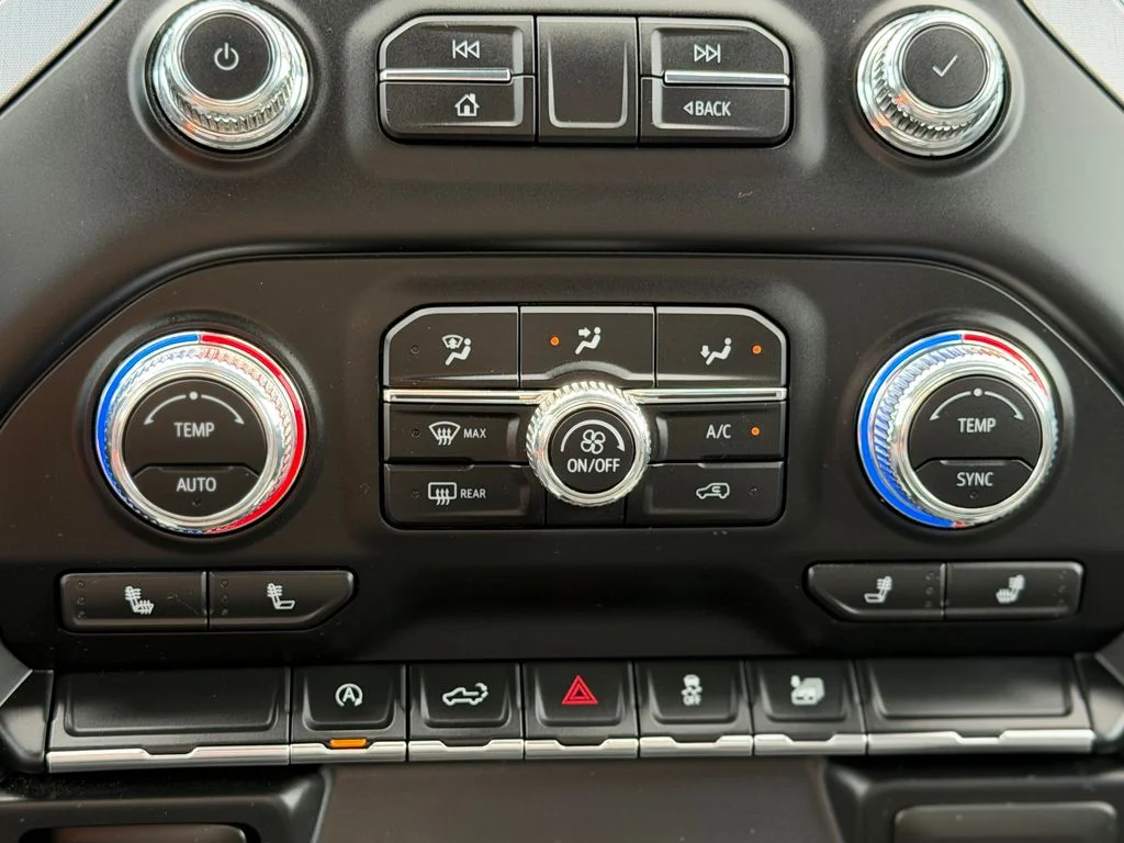 Used 2022 White GMC Elevation image 16