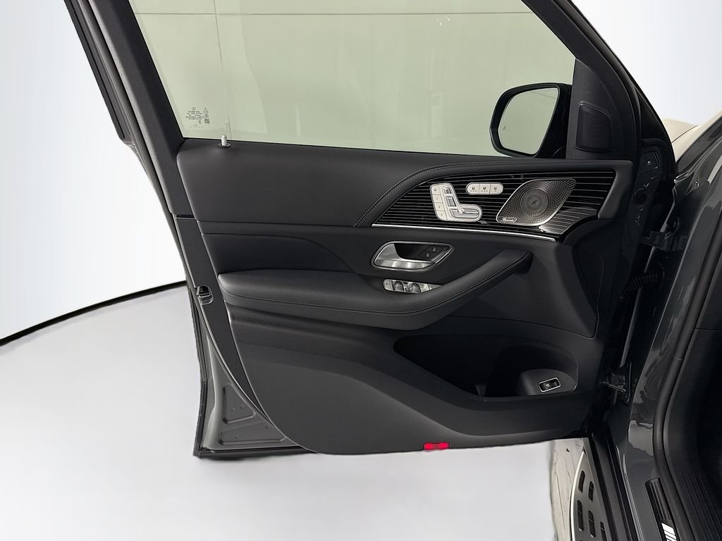 New 2026 MANUFAKTUR Silicon Grey Mercedes-Benz GLS 63 AMG® image 26