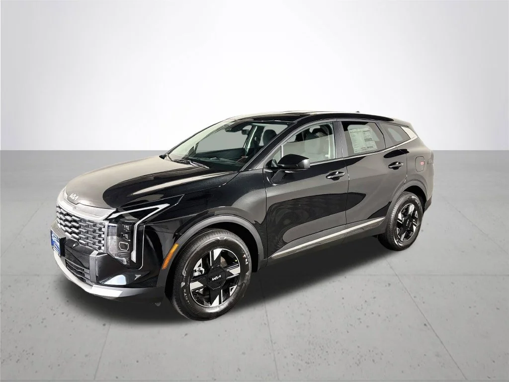New 2027 Fusion Black Kia LX image 2