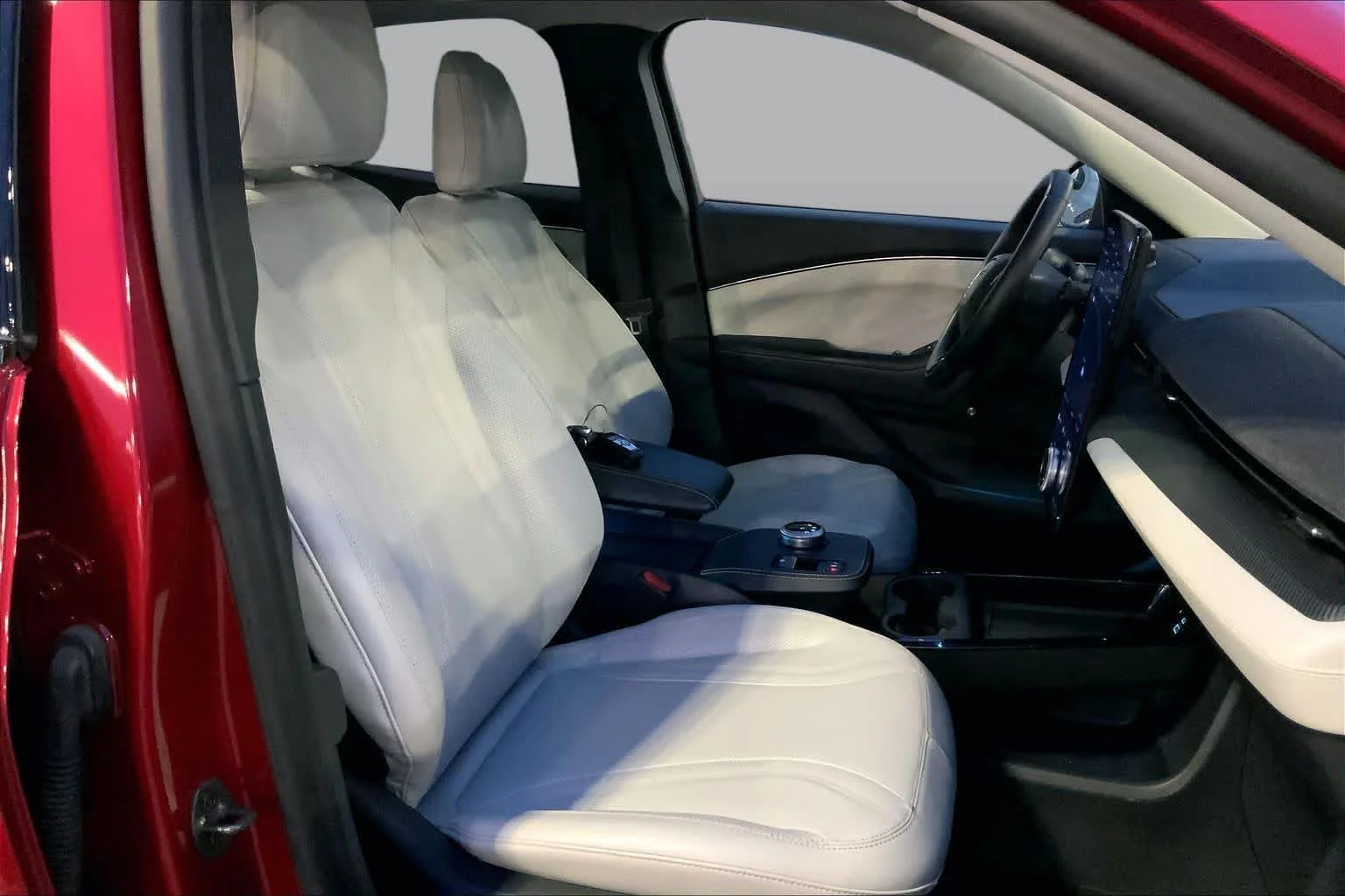 Used 2023 Rapid Red Metallic Tinted Clearcoat Ford Premium image 8