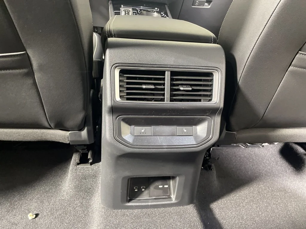 2026 Volkswagen Atlas Cross Sport SEL Premium R-LINE - Photo 20