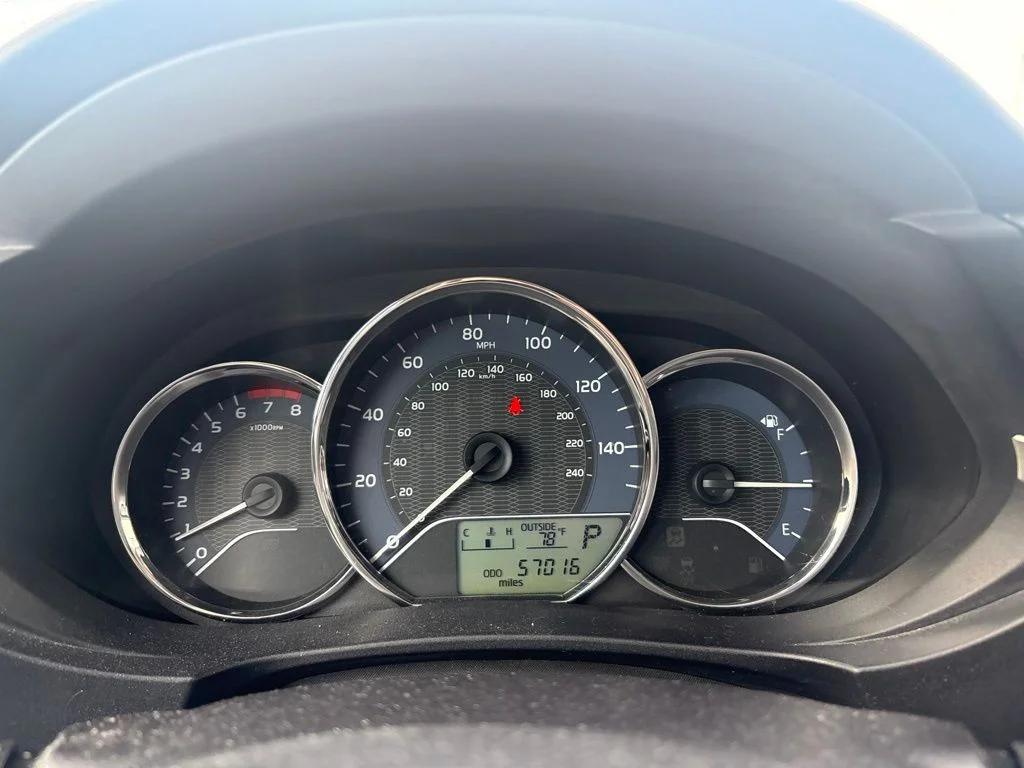 Used 2016 Silver Toyota LE image 17