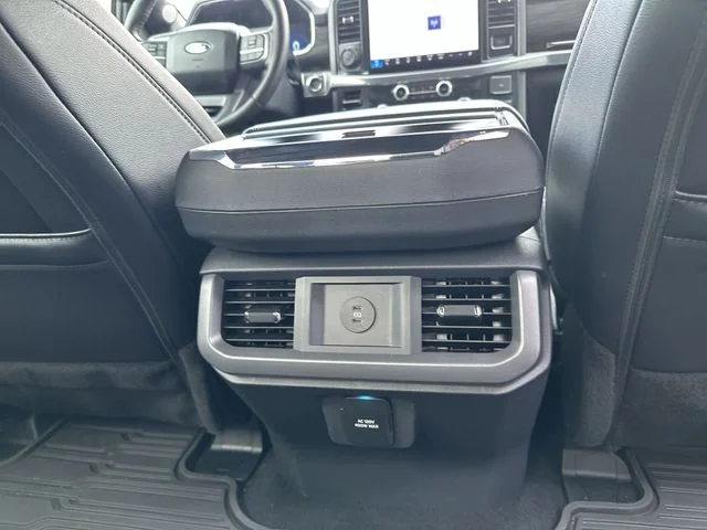 Used 2025 White Ford Lariat image 24