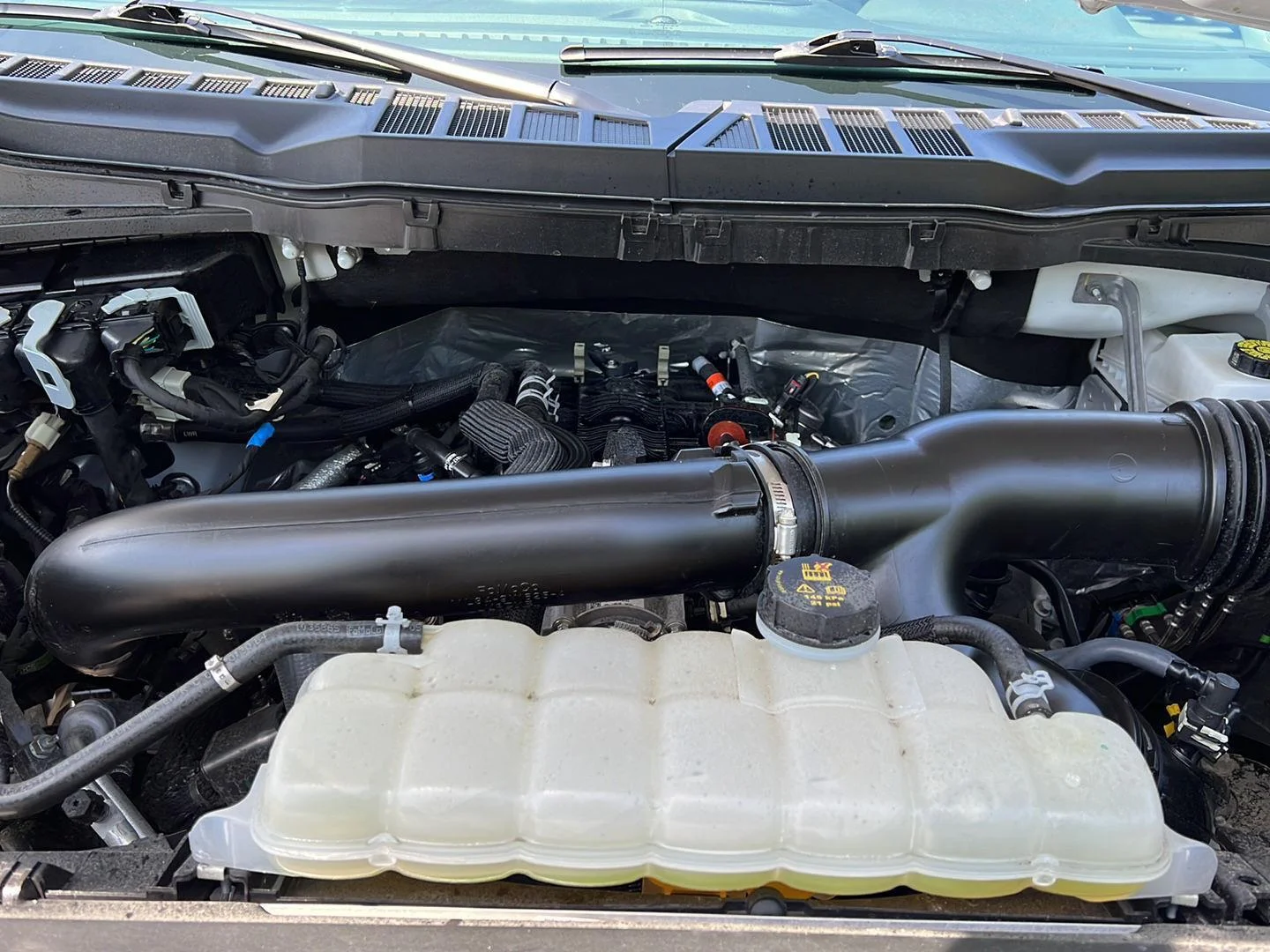Used 2025 Oxford White Ford XLT image 19