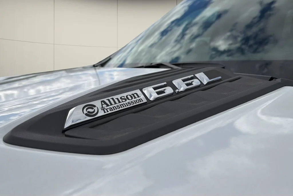 New 2026 Summit White Chevrolet WT image 10