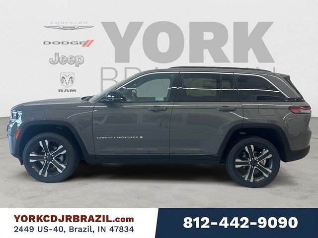 New 2027 Sting-Gray Clearcoat Jeep Limited image 2