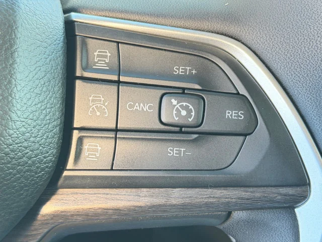 Certified Used 2023 White Jeep Limited image 19
