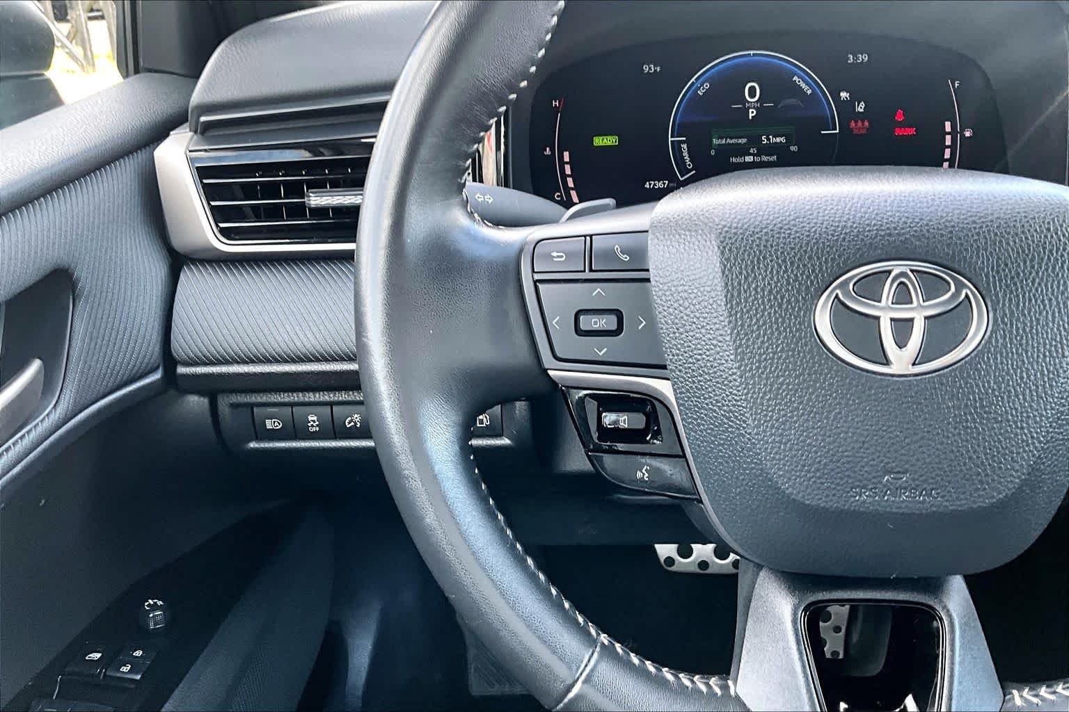Used 2025 Ice Cap Toyota SE image 24