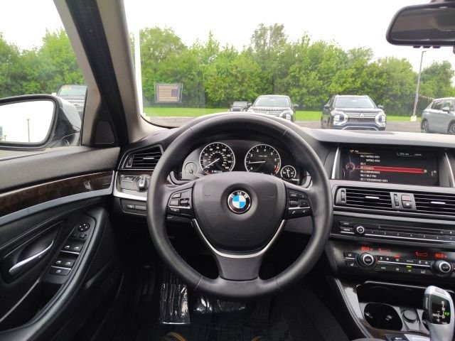 Used 2015 Silver BMW 528i xDrive image 15