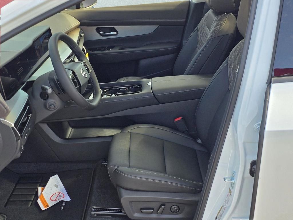 New 2026 Everest White Pearl TriCoat Nissan Platinum image 13