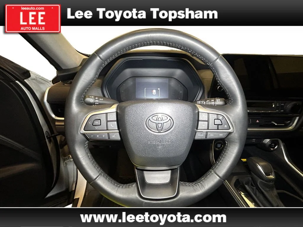 Used 2024 Pearl Toyota XLE image 12