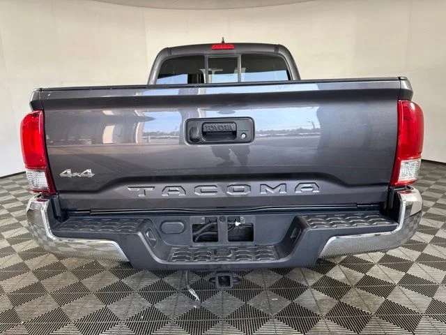 Used 2019 Gray Toyota SR5 image 22