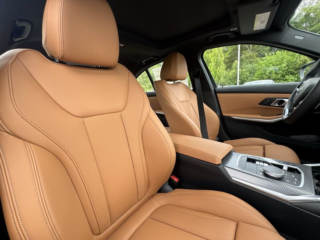 New 2026 Black Sapphire Metallic BMW 330i xDrive image 27