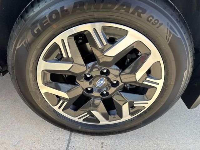Used 2025  Subaru Premium image 13