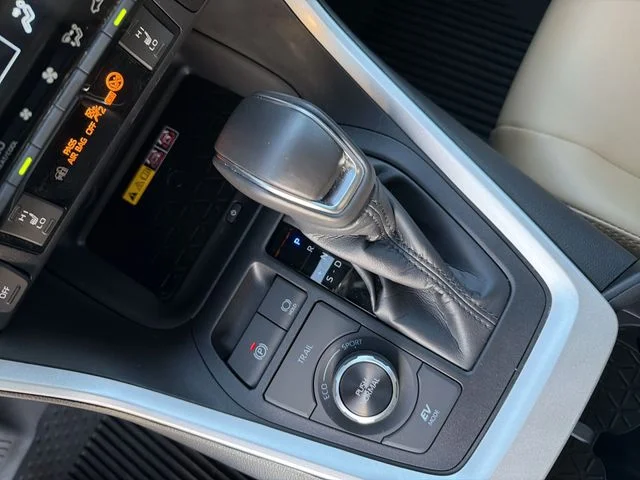 2024 Toyota RAV4 XLE Premium - Photo 24