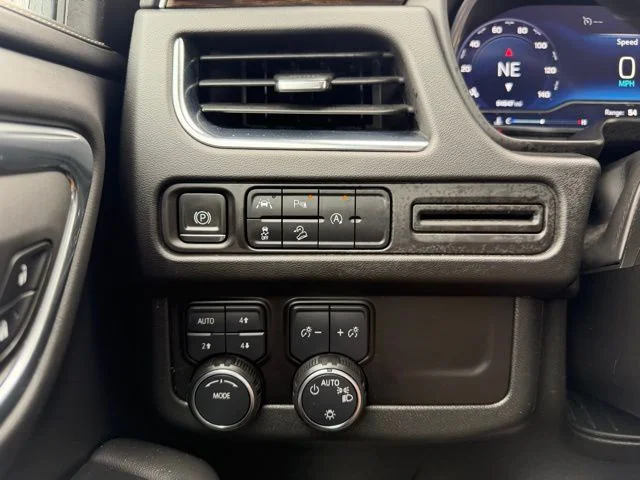 2023 Chevrolet Suburban Premier - Photo 26