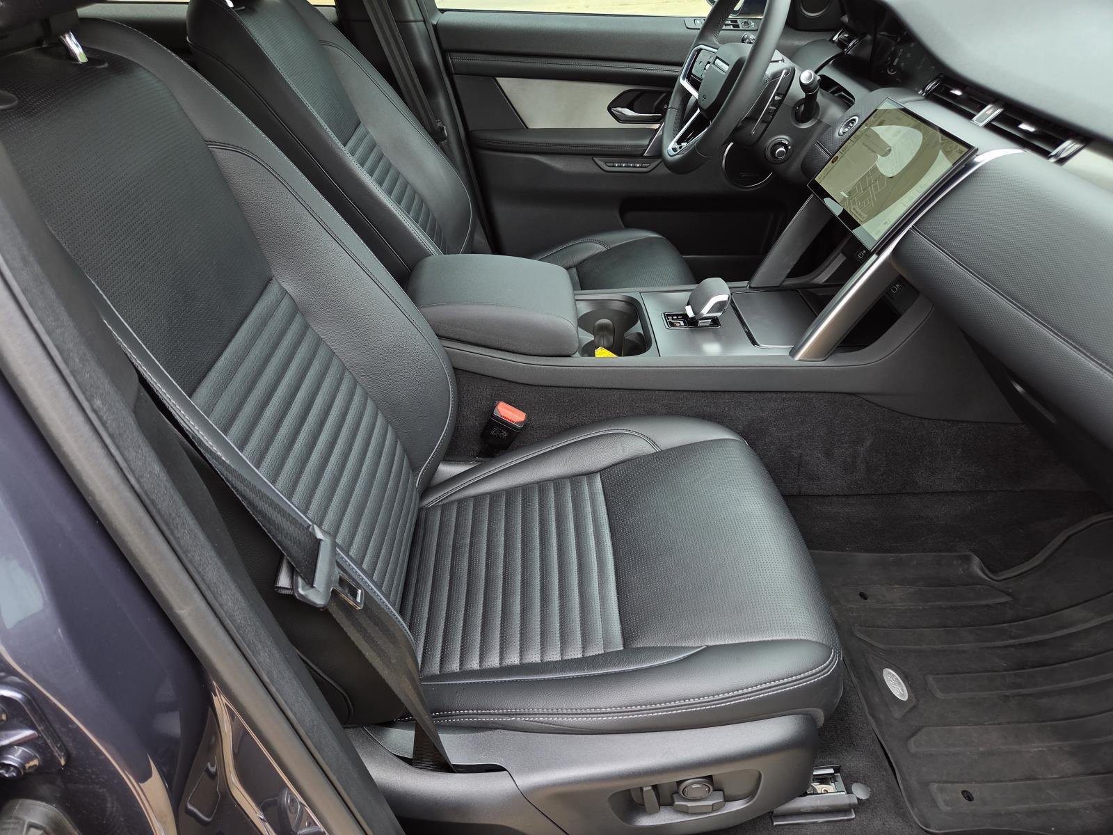 Used 2024 Varesine Blue Metallic Land Rover Dynamic SE image 38