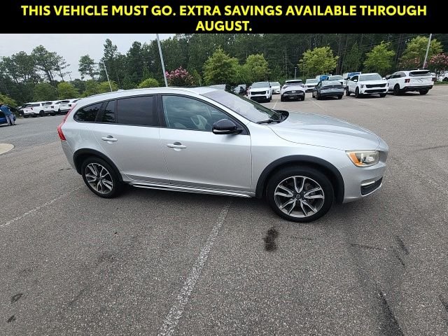 Used 2017 Silver Volvo T5 image 12
