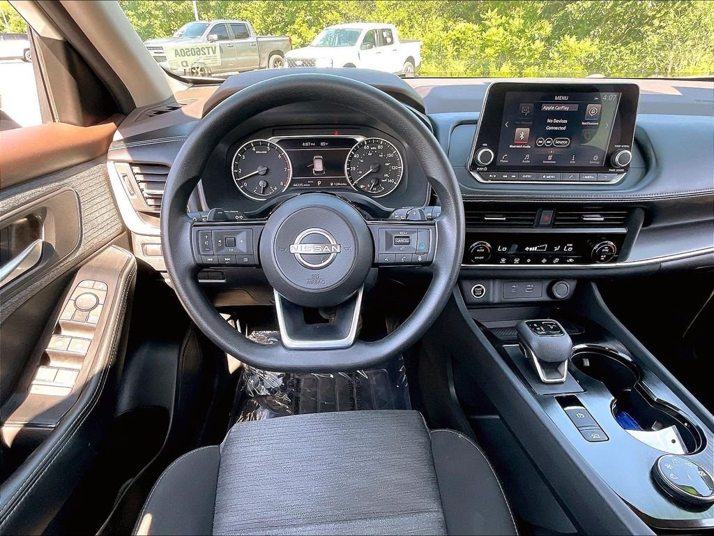 Used 2023 Pearl White Tricoat Nissan SV image 16