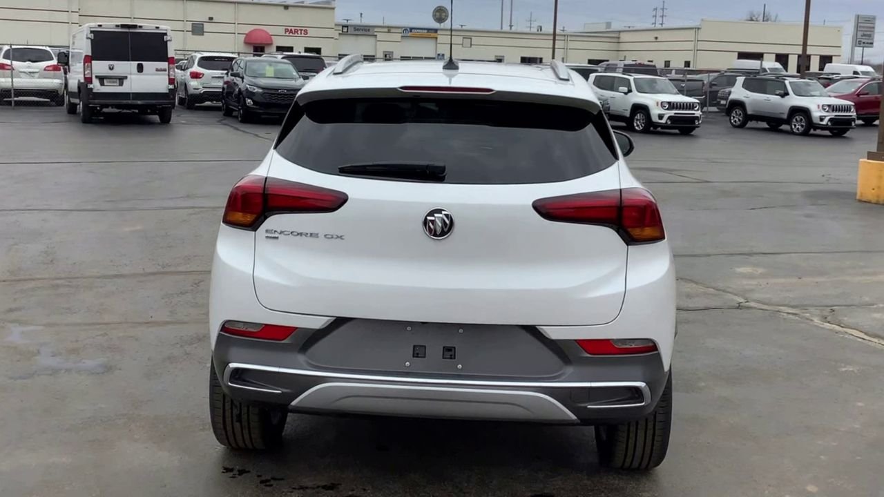 Used 2023 Off-white Buick Essence image 7