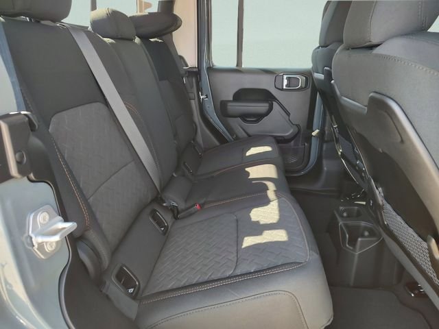 New 2026 Anvil Clear-Coat Exterior Paint Jeep Mojave image 31