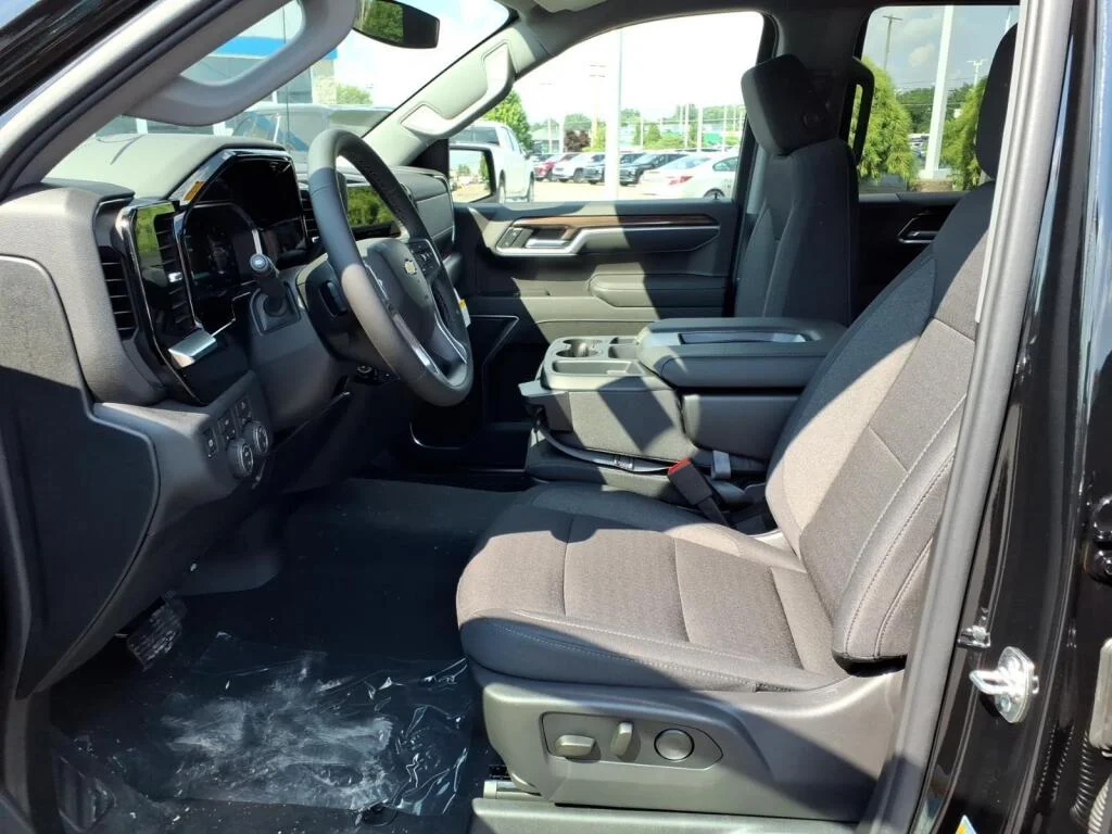 New 2026 Black Chevrolet LT image 7