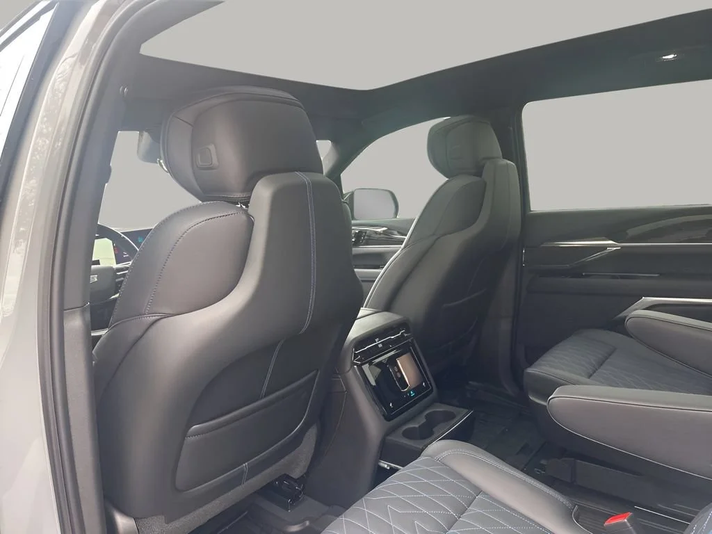 2026 Cadillac Escalade IQ Luxury - Photo 19