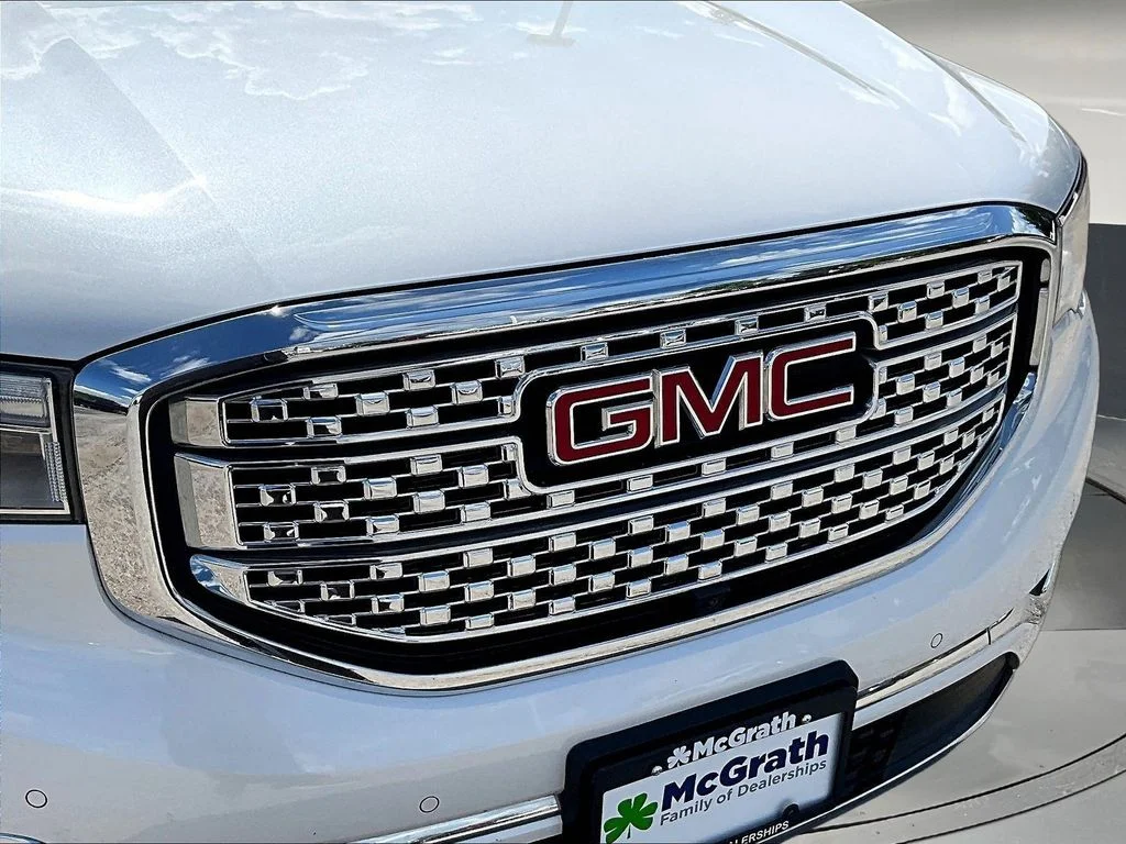 Used 2017 White GMC Denali image 37