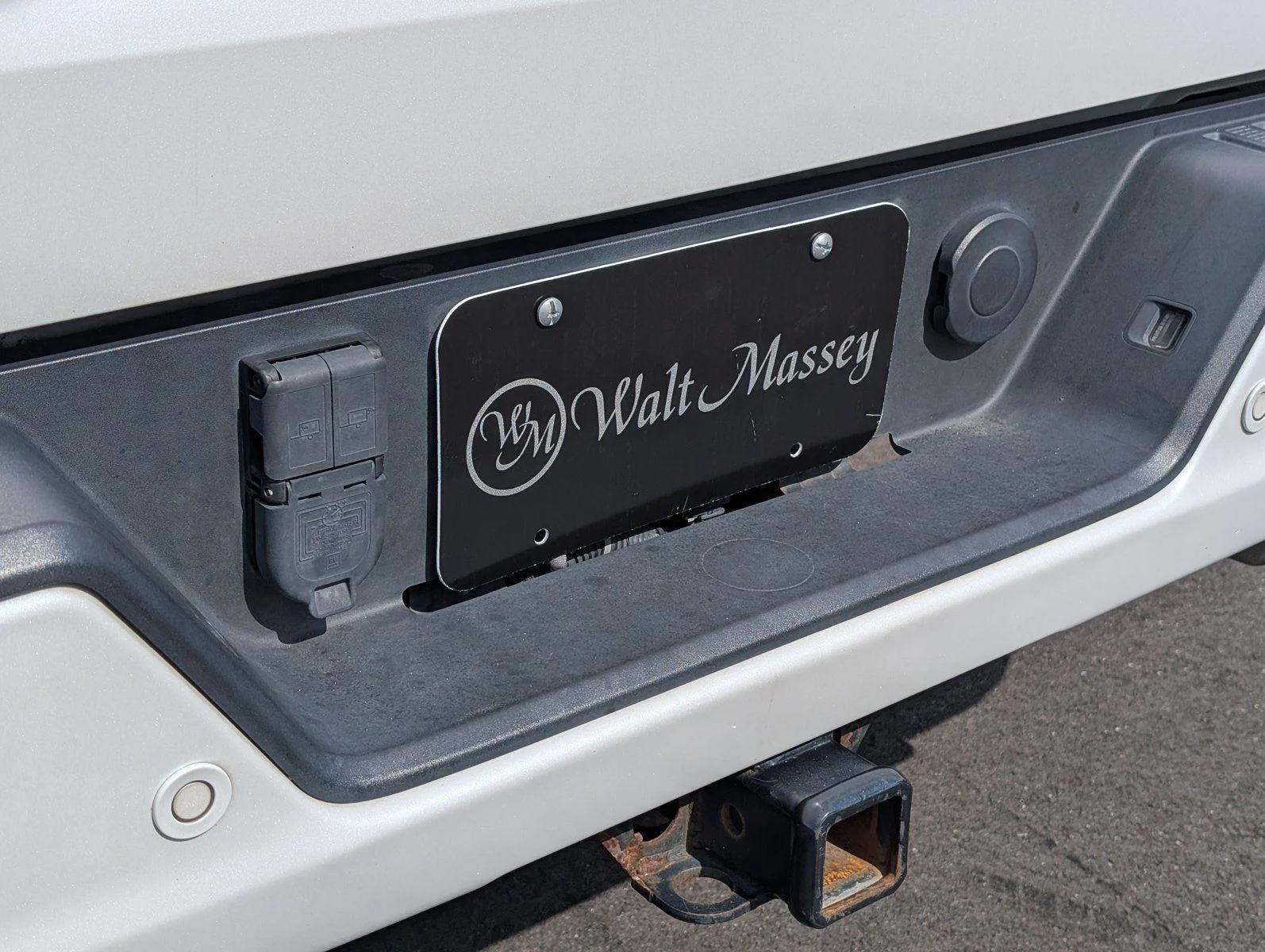 Used 2023 White Frost Tricoat GMC Denali Ultimate image 36