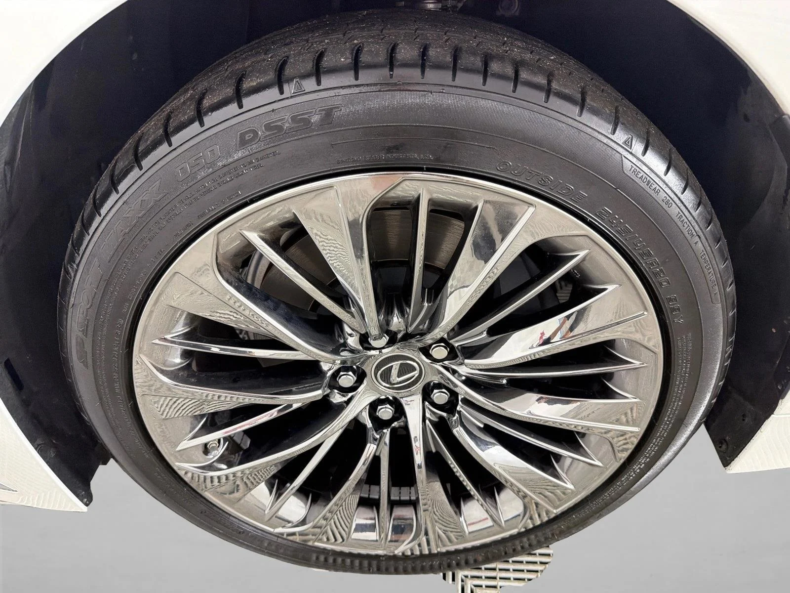Used 2022 White Lexus LS 500 image 13