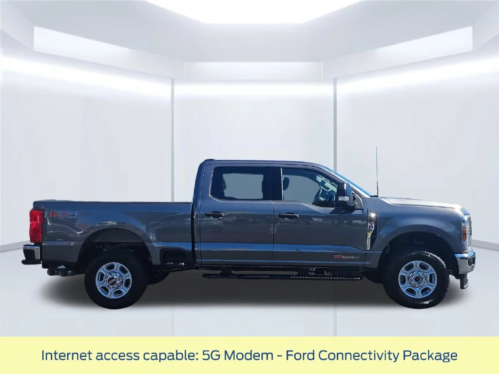 New 2027 Carbonized Gray Metallic Ford F-350® XLT image 22