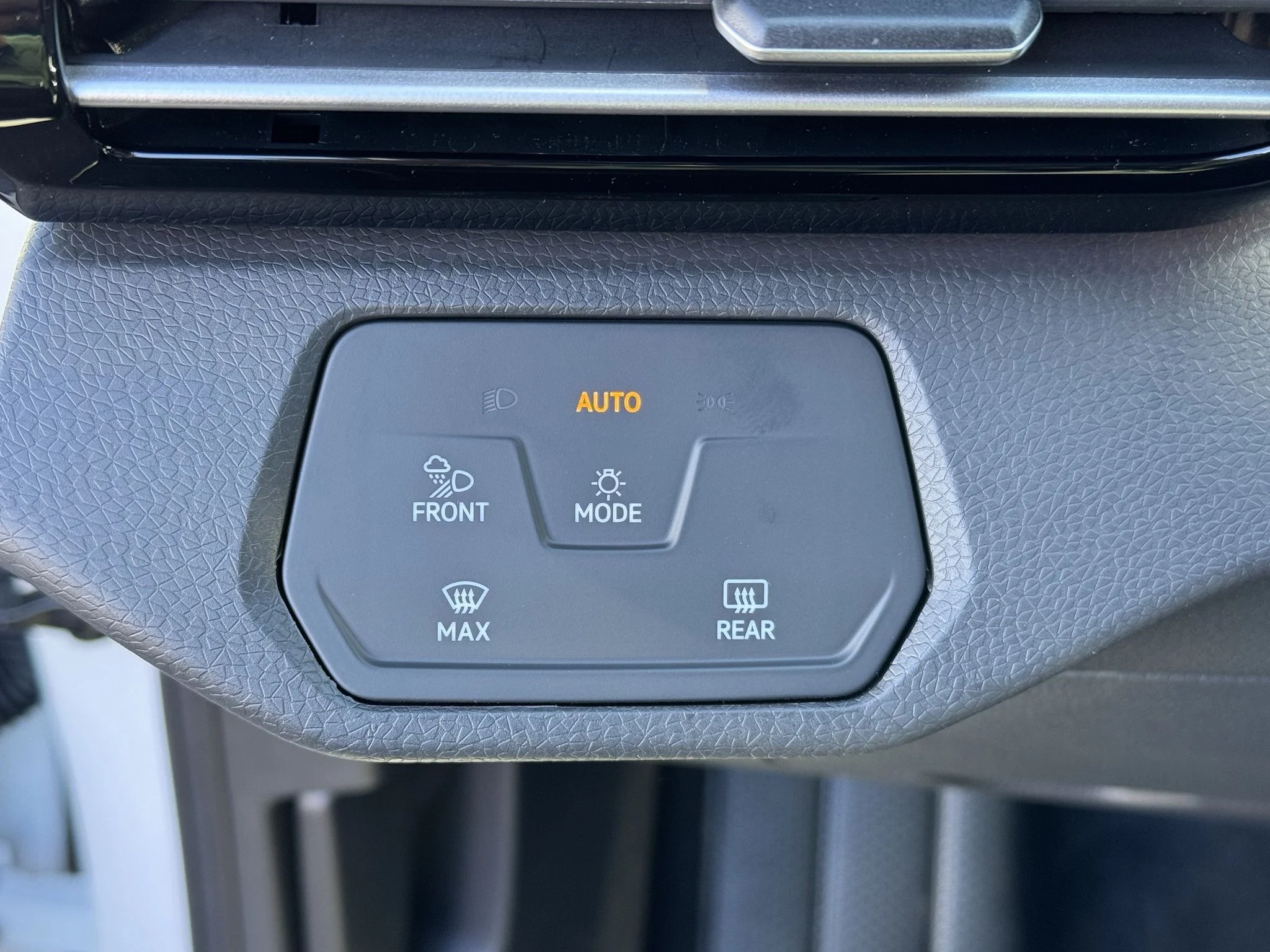 New 2026 Opal White Pearl Volkswagen Pro S image 31