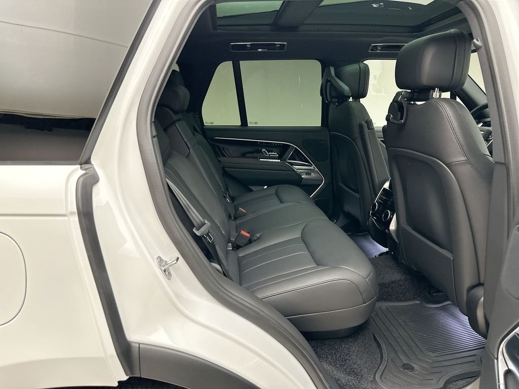 New 2026 Fuji White Land Rover SE image 15
