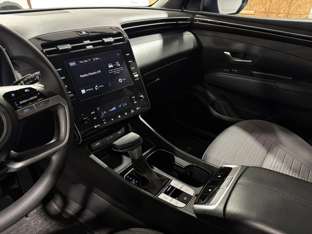Used 2024 Blue Hyundai SEL image 18