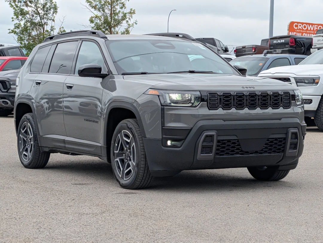 New 2026 Grey Jeep Laredo - - 4x4 - 1.6L Turbo Hybrid - Uconnect 5 w/ 12.3 Screen & More! image 2
