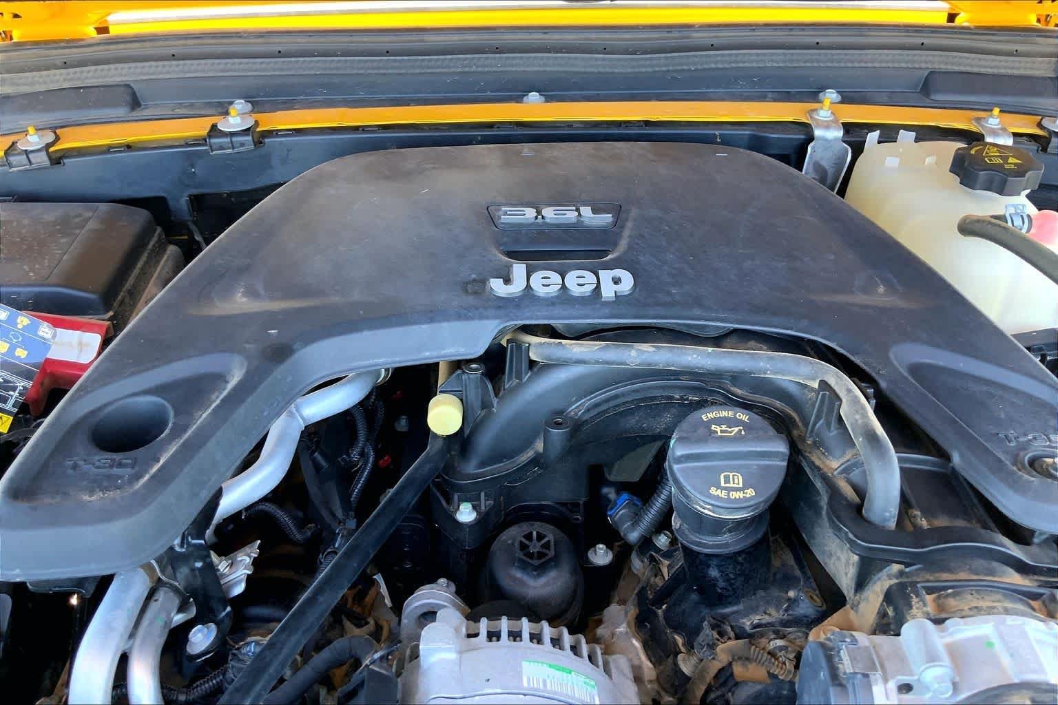Used 2020 Hellayella Clearcoat Jeep Sport S image 32