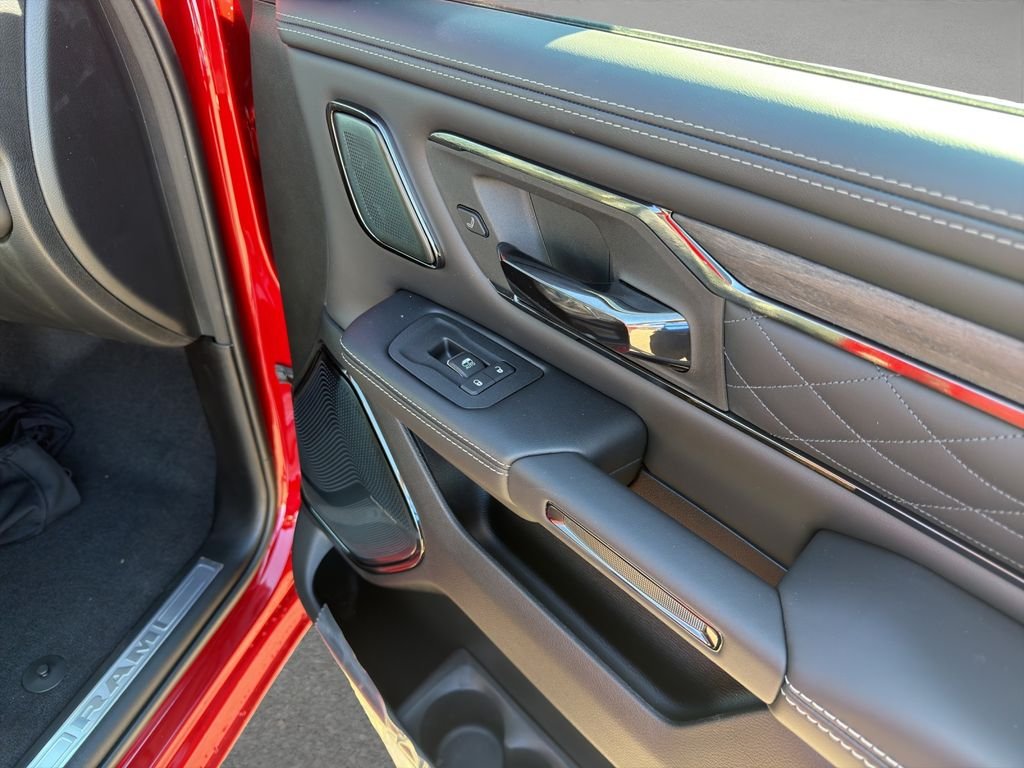 New 2026 Molten Red Pearl-Coat Exterior Paint RAM Limited image 17