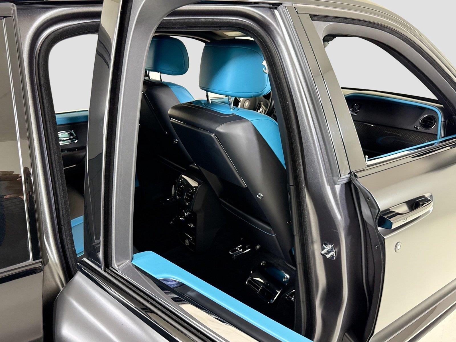 Used 2023 Gunmetal Rolls-Royce Black Badge | Rear Entertainment | 26