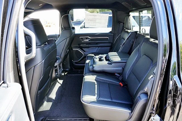New 2026 Diamond Black Crystal Pearl-Coat Exterior Paint RAM Laramie image 21